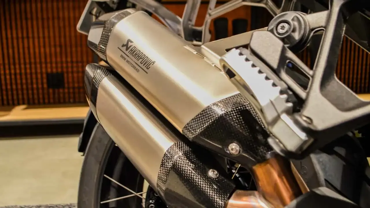 Escapamento Akrapovic da BMW R 1300 GS Adventure 10Y Manaus