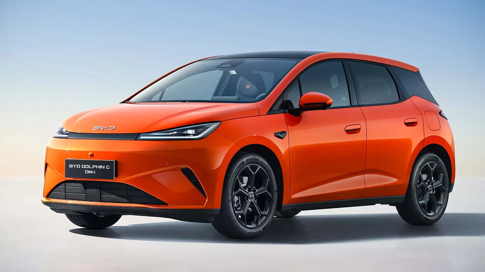 BYD Dolphin G DM-i, hatch híbrido plug-in vendido na Europa que deve dar origem ao Dolphin GT brasileiro.