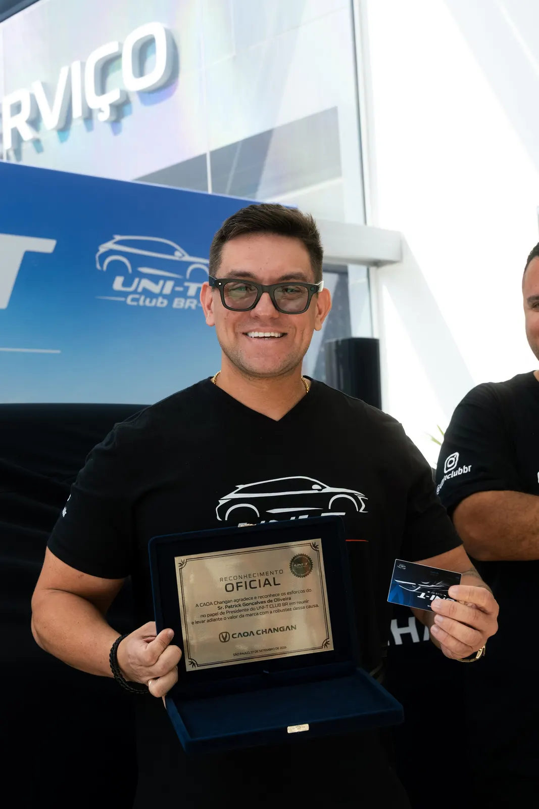 Participante com o certificado do encontro