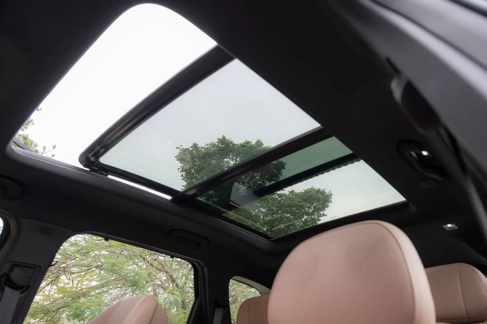 Teto solar panorâmico do CAOA Chery Tiggo 9