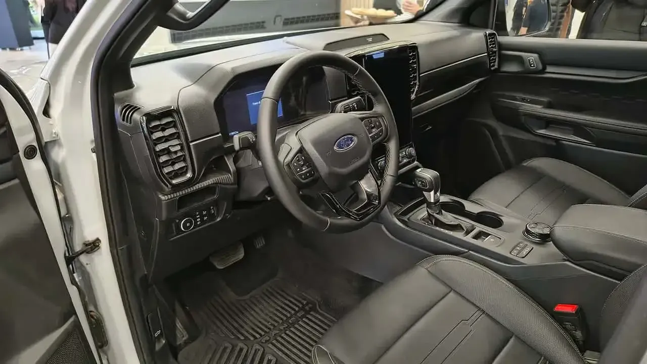 Interior da Ranger Tremor com revestimento escuro (Foto: Orly Cristófalo/Autoblog Argentina)