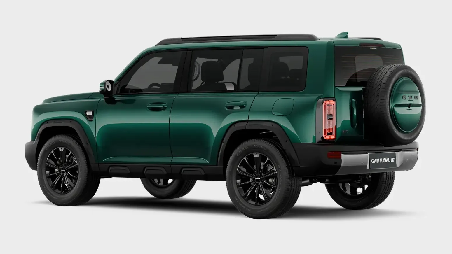 Haval H7 visto de trás, com o estepe na tampa traseira