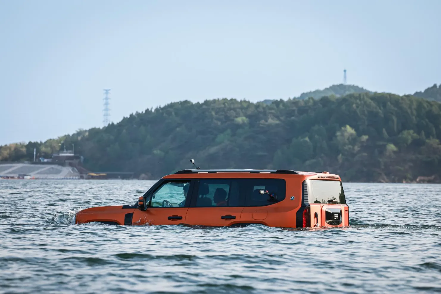 Jetour G700 Ark Edition demonstra capacidade anfíbia em teste na China ...