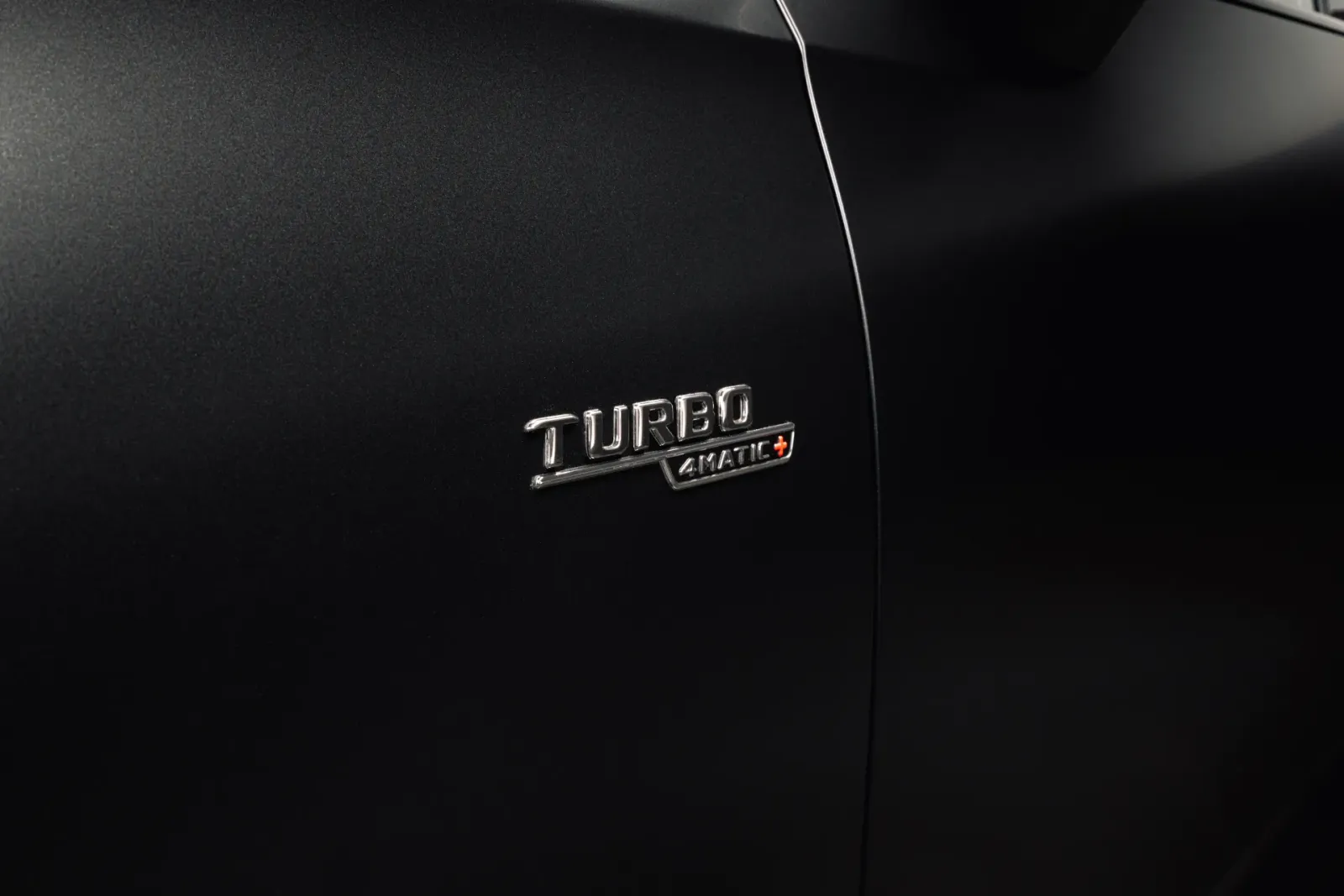 Emblema Turbo 4MATIC+ na lateral