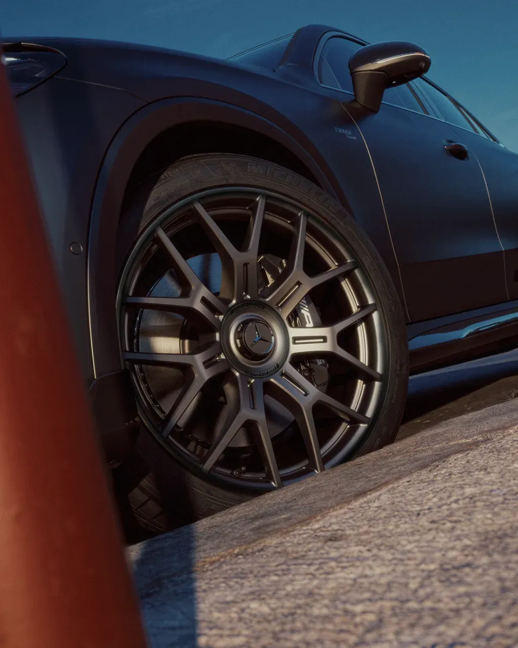 Rodas AMG com pinças de freio de alto desempenho