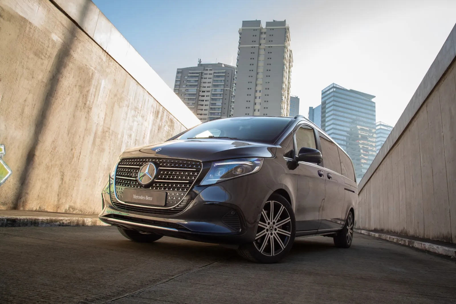 Mercedes-Benz Classe V chega ao Brasil em duas versões a partir de R$ 729.900