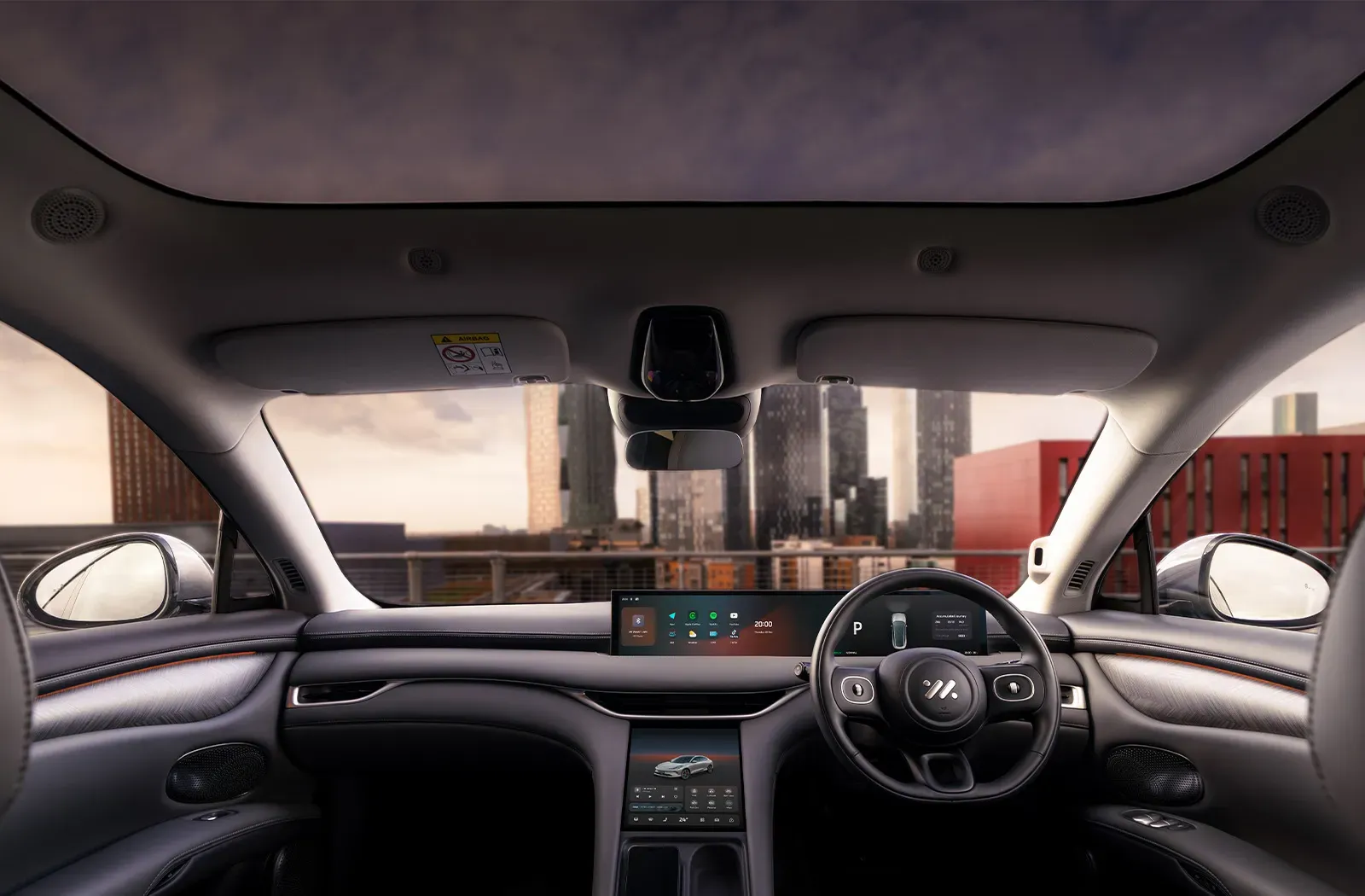 Interior do MG IM6 com tela panorâmica no painel