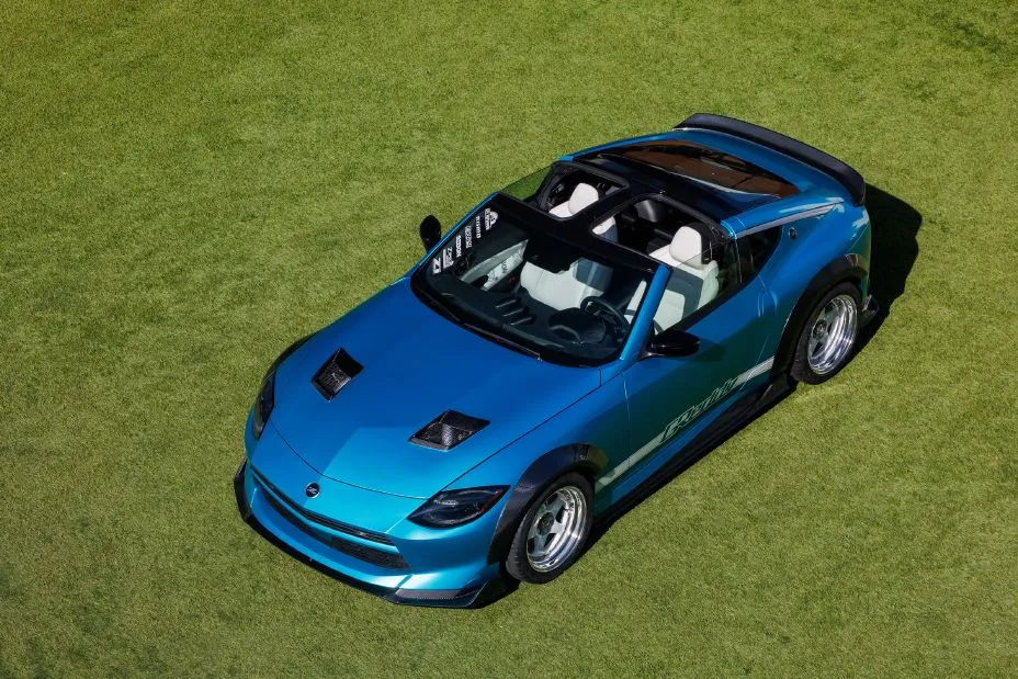 Nissan Z Kaze Concept azul com teto T-top aberto visto de cima