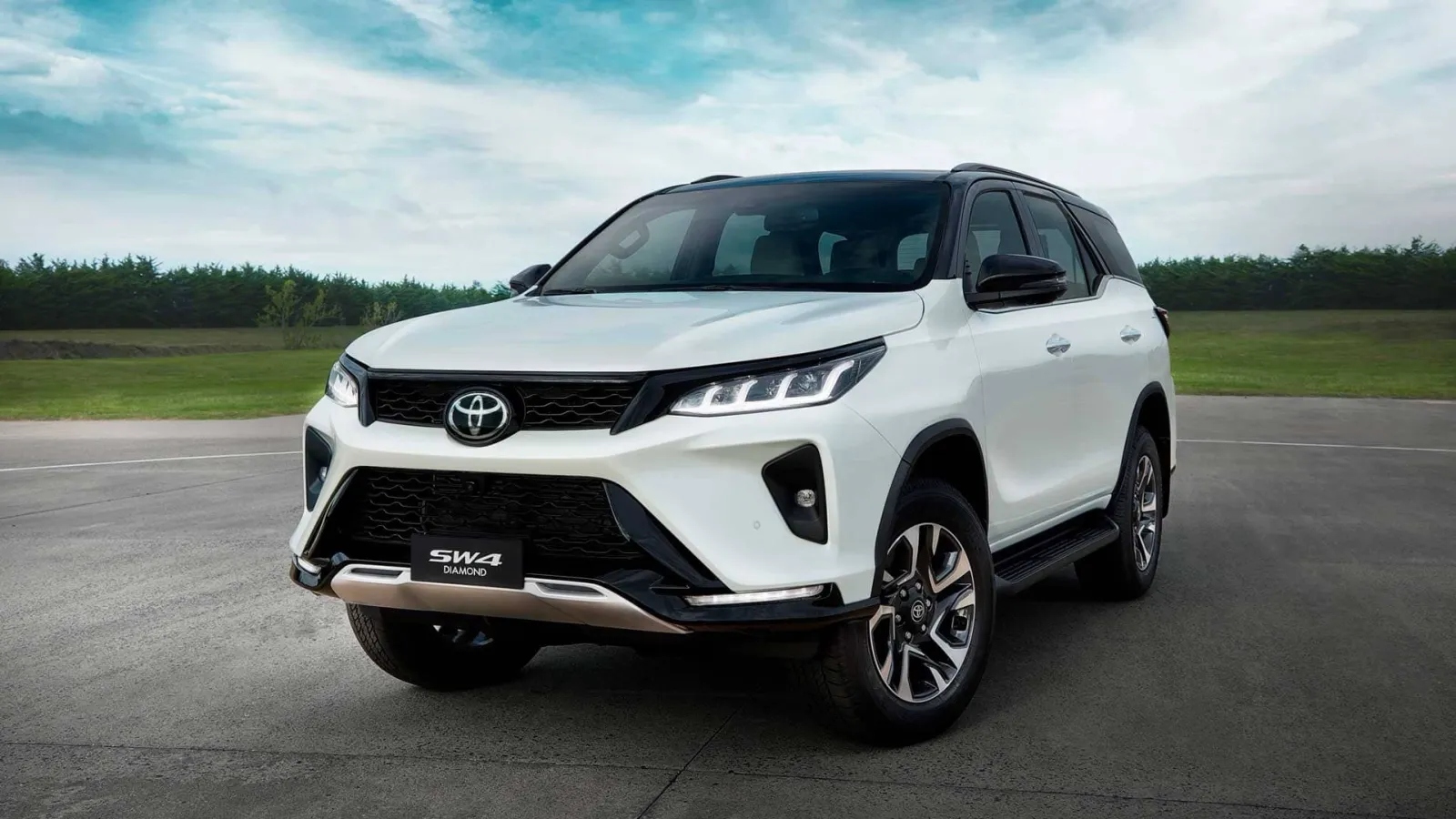 Novo Toyota SW4 será revelado em 1º de dezembro; Brasil deve esperar até 2027