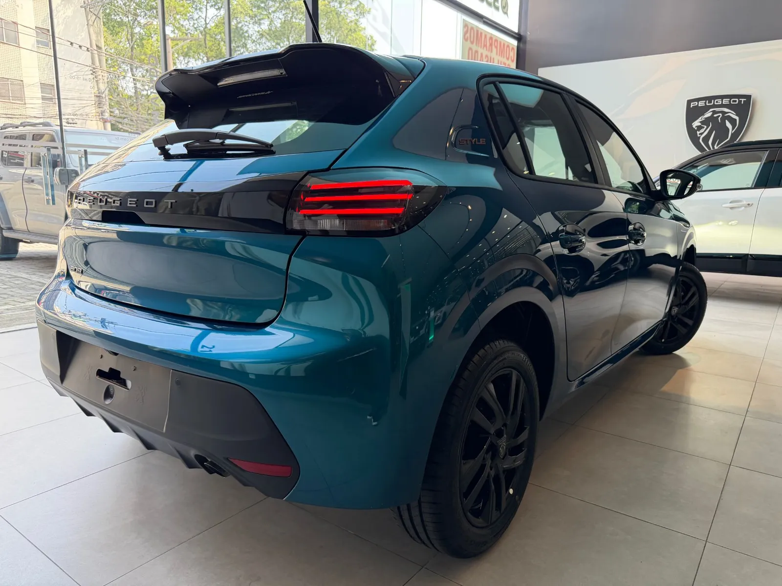 Preço dos carros usados desacelera no 3º trimestre, e elétricos perdem quase metade do valor