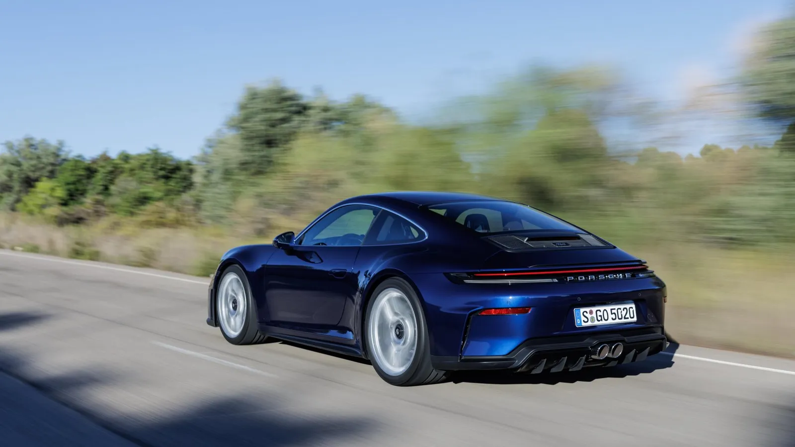 Porsche vende 16% menos em 2026, mas 911 cresce 12%