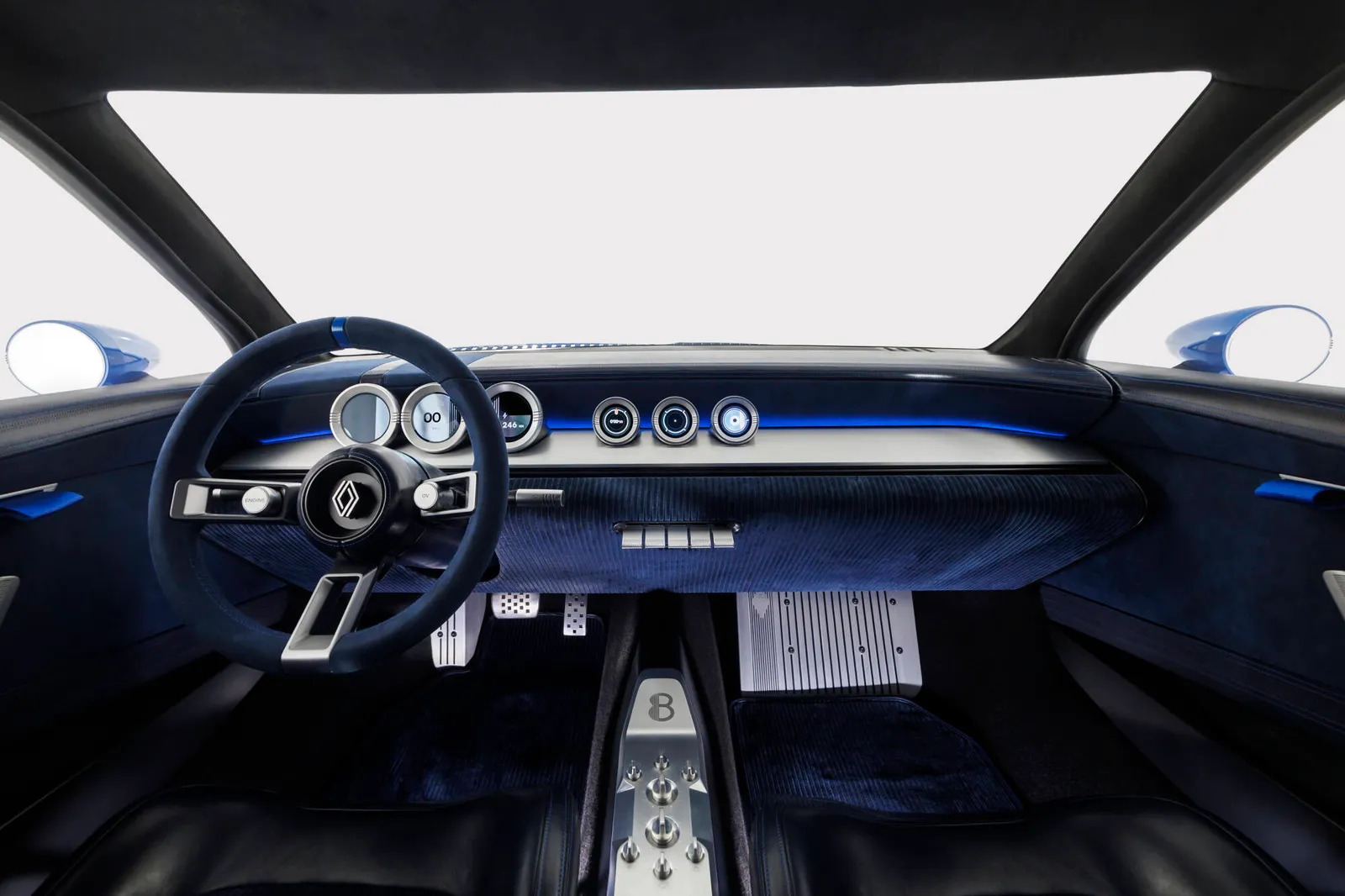 Cabine do Renault 8 Gordini Concept, com painel em alumínio escovado e volante esportivo