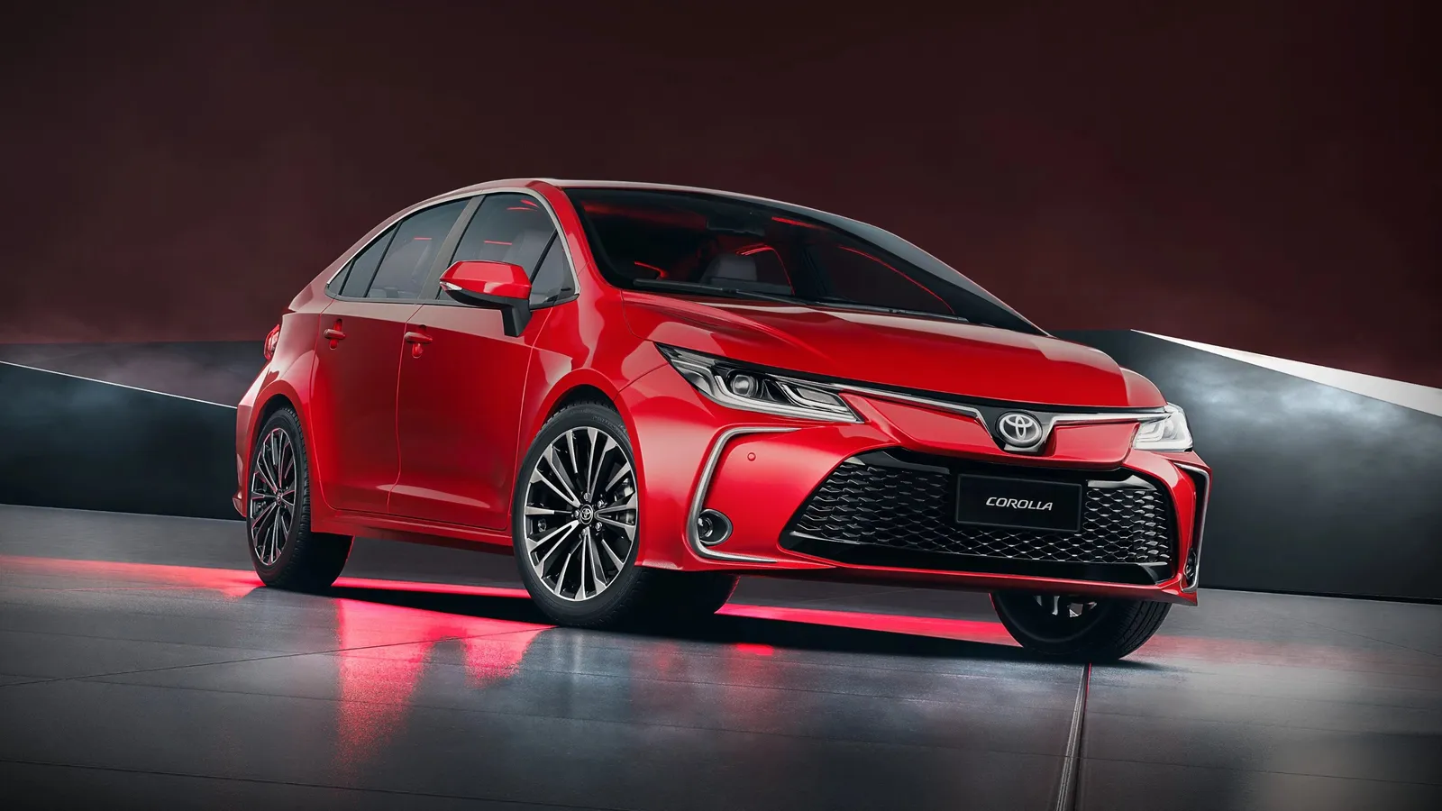 Toyota Corolla volta a ter todas as versões disponíveis nas concessionárias brasileiras.